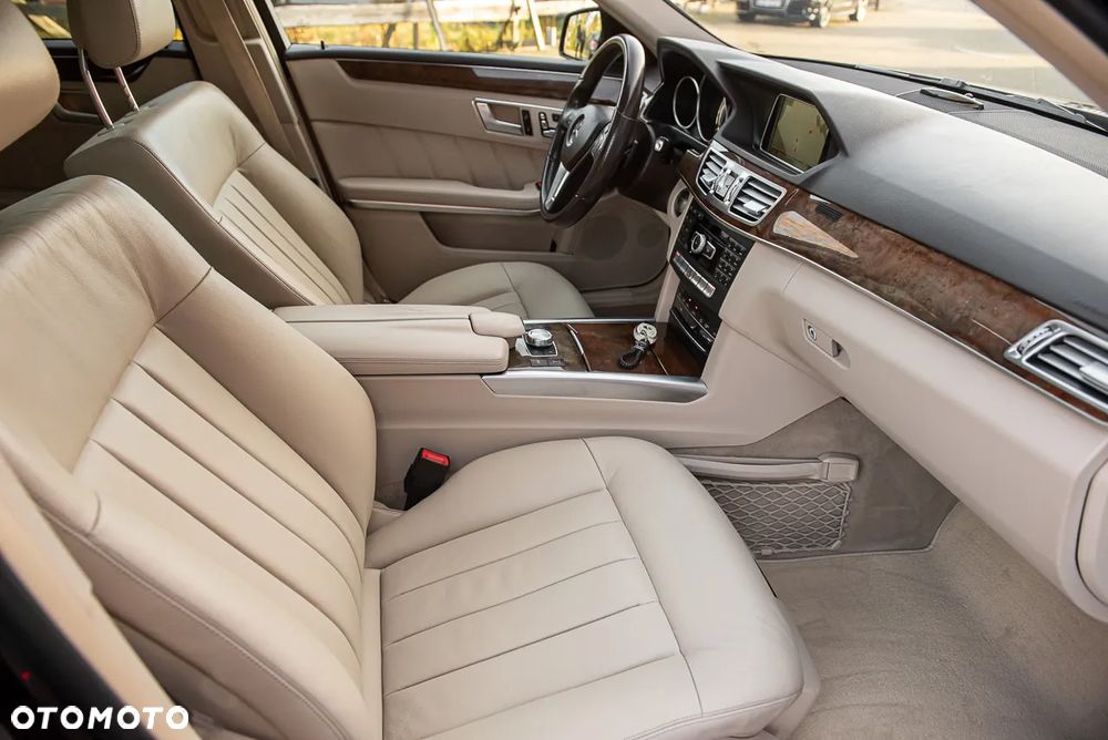 Mercedes-Benz Klasa E 350 BlueTEC 4Matic 7G-TRONIC Avantgarde - 33