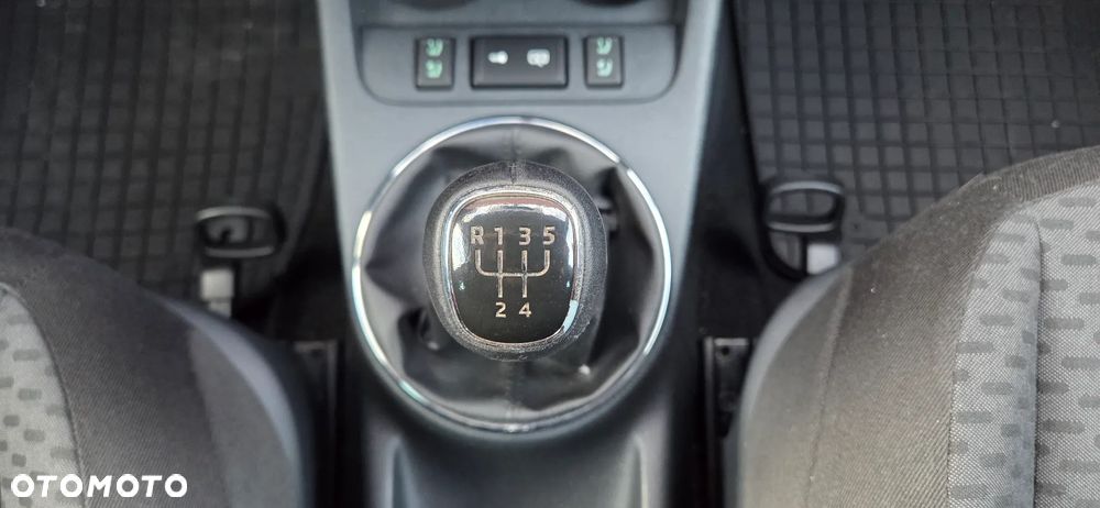 Skoda Fabia 1.2 TSI Ambiente - 23