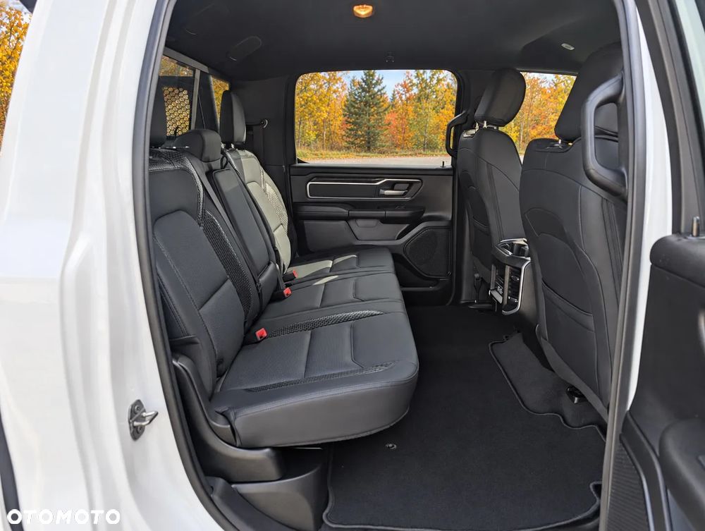 RAM 1500 Crew Cab Shortbed Bighorn - 25