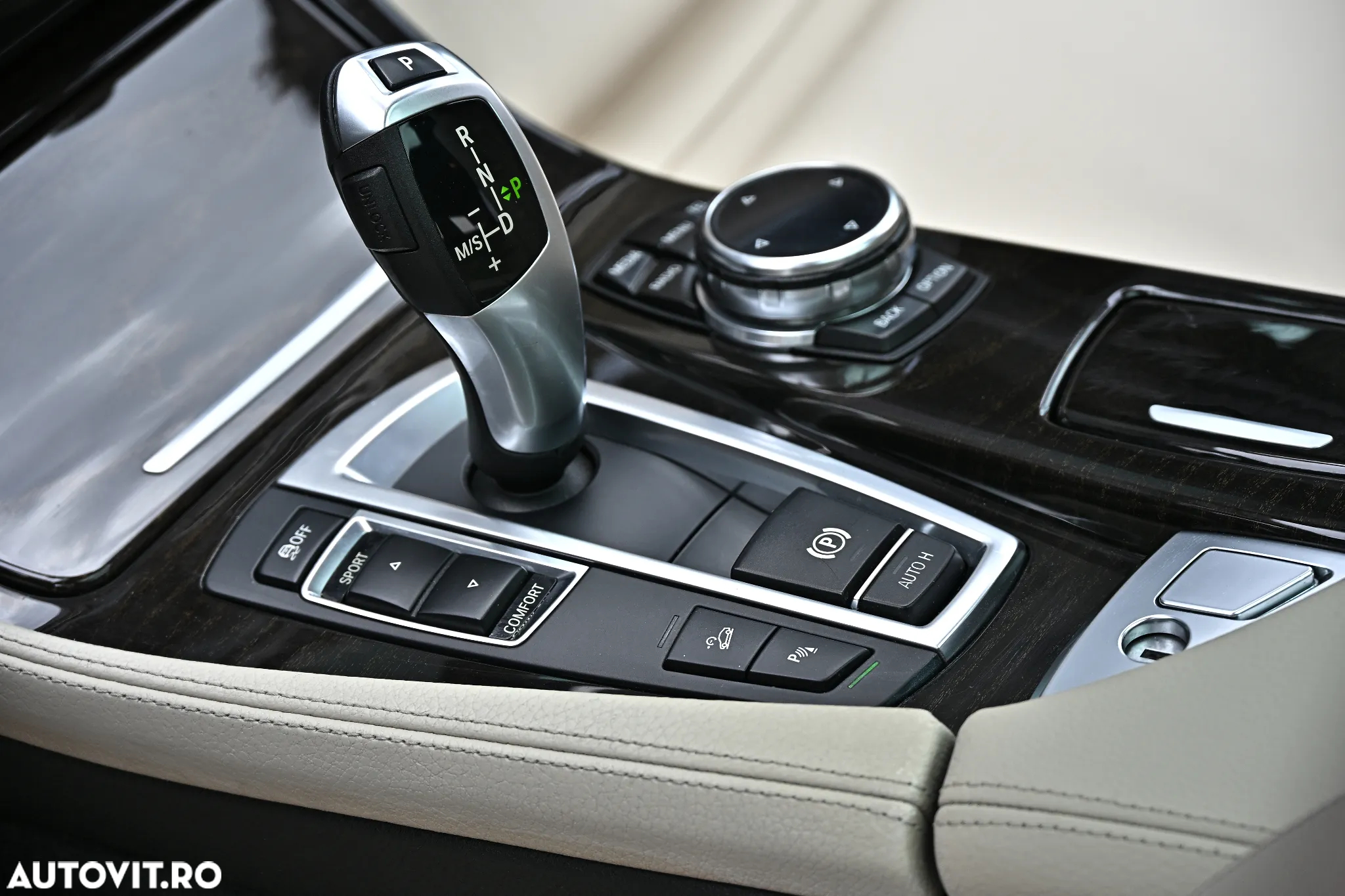 BMW Seria 5 525d xDrive Touring Sport-Aut. - 11