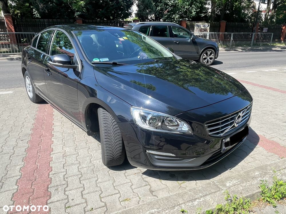 Volvo S60 D2 Momentum - 1