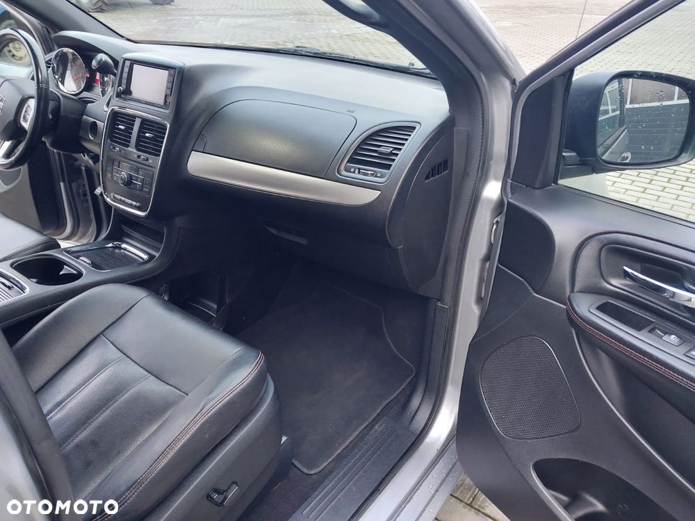 Dodge Grand Caravan 3.6 R/T - 6