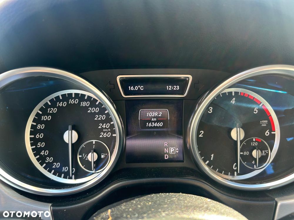 Mercedes-Benz ML - 27