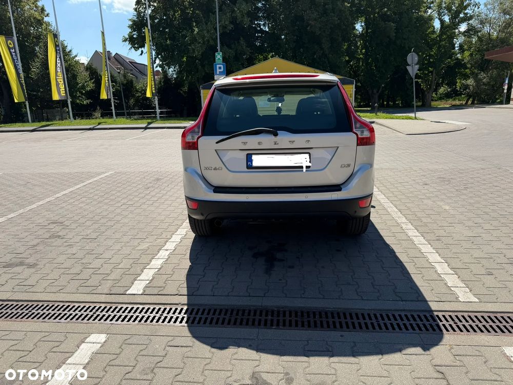 Volvo XC 60 D3 Momentum - 3