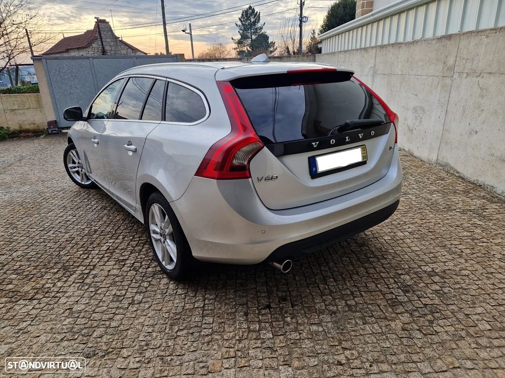 Volvo V60 2.0 D4 Summum Geartronic - 6