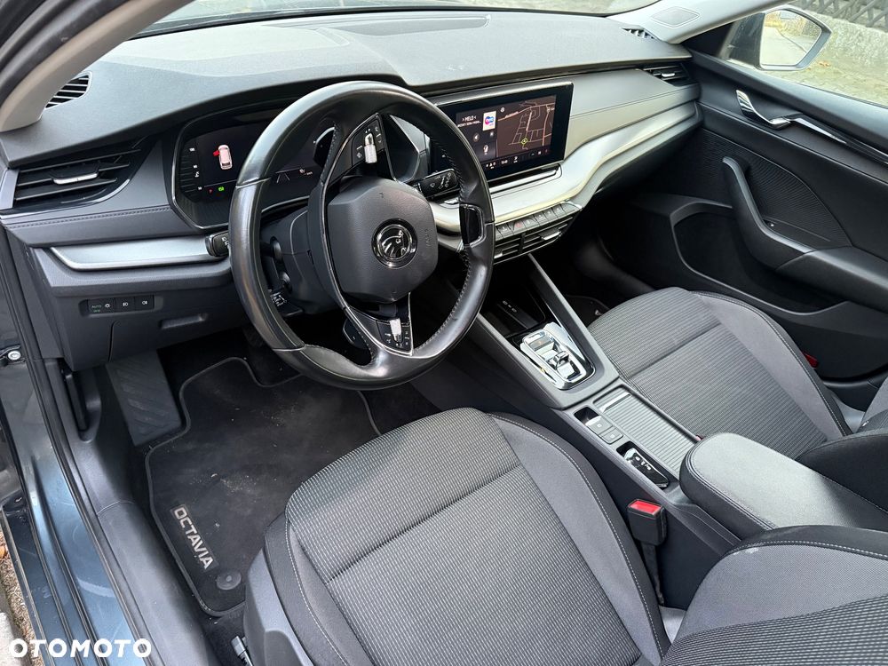 Skoda Octavia 2.0 TDI DSG Sportline - 13