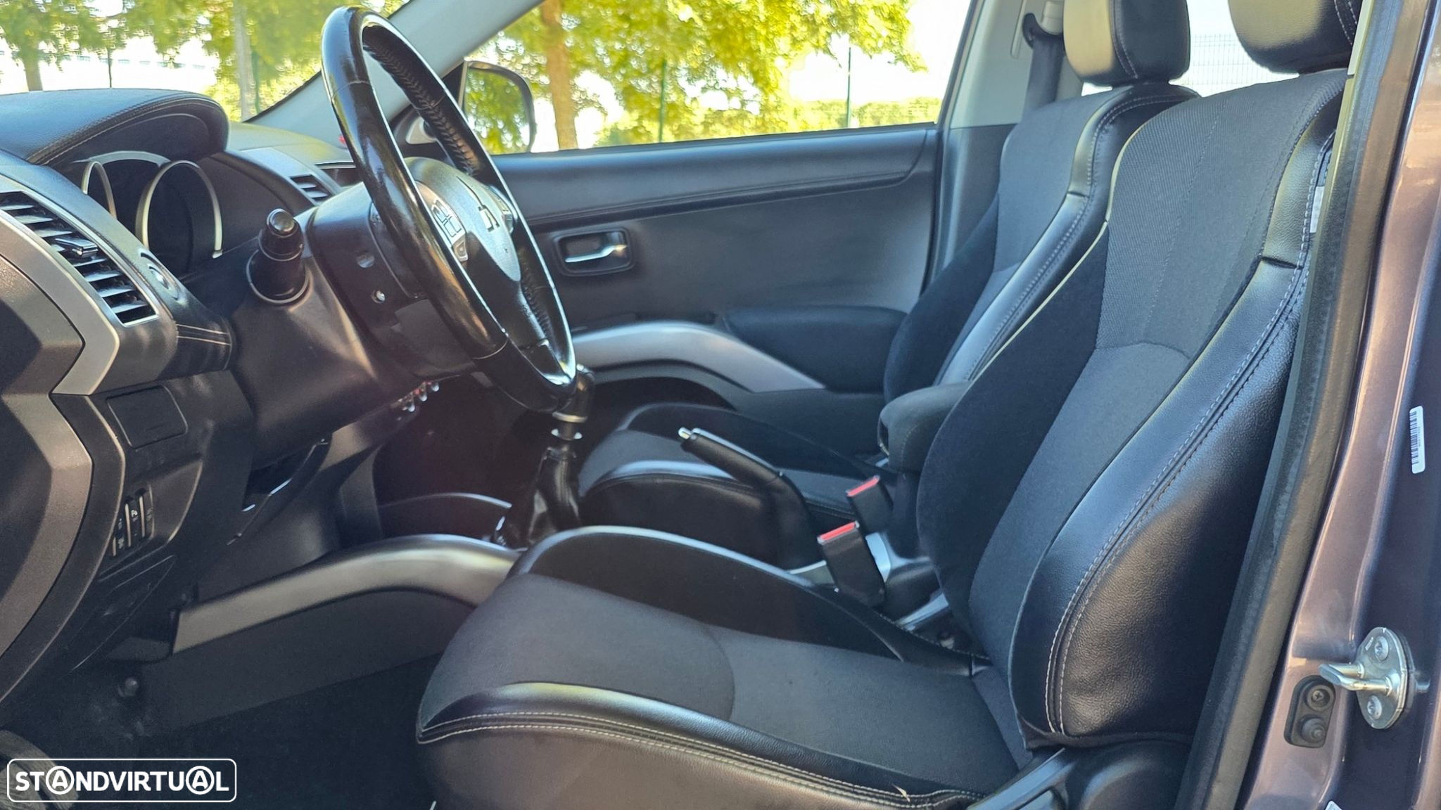 Mitsubishi Outlander 2.2 DI-D Instyle - 10
