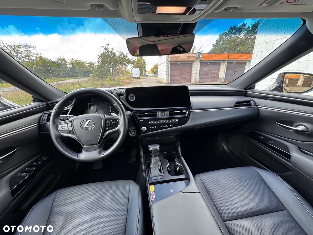 Lexus ES 300h Business Edition - 10