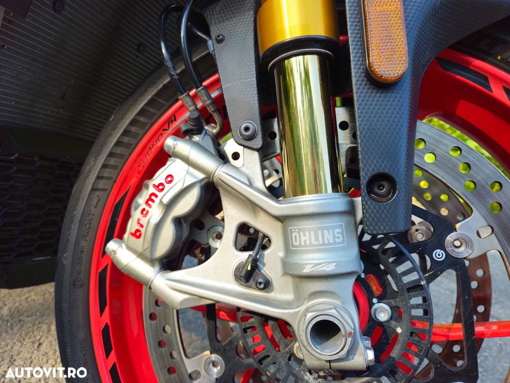 Aprilia Tuono V4 - 5