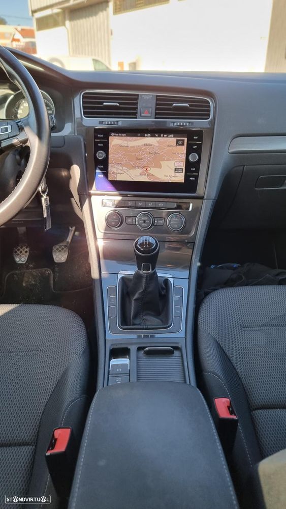 VW Golf Variant 1.6 TDi Confortline - 27