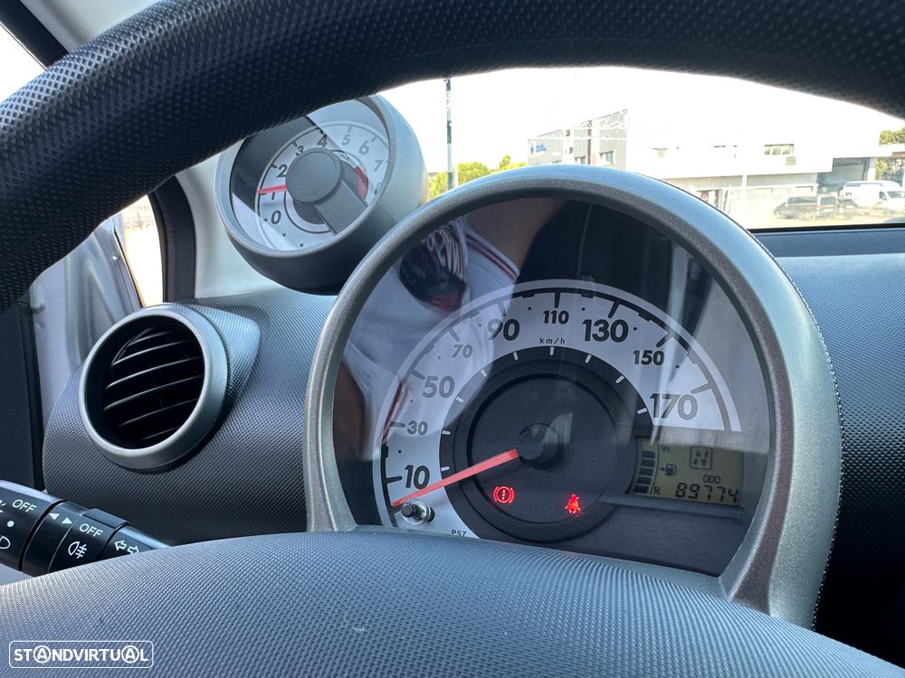 Peugeot 107 1.0 Urban 2 Tronic - 15