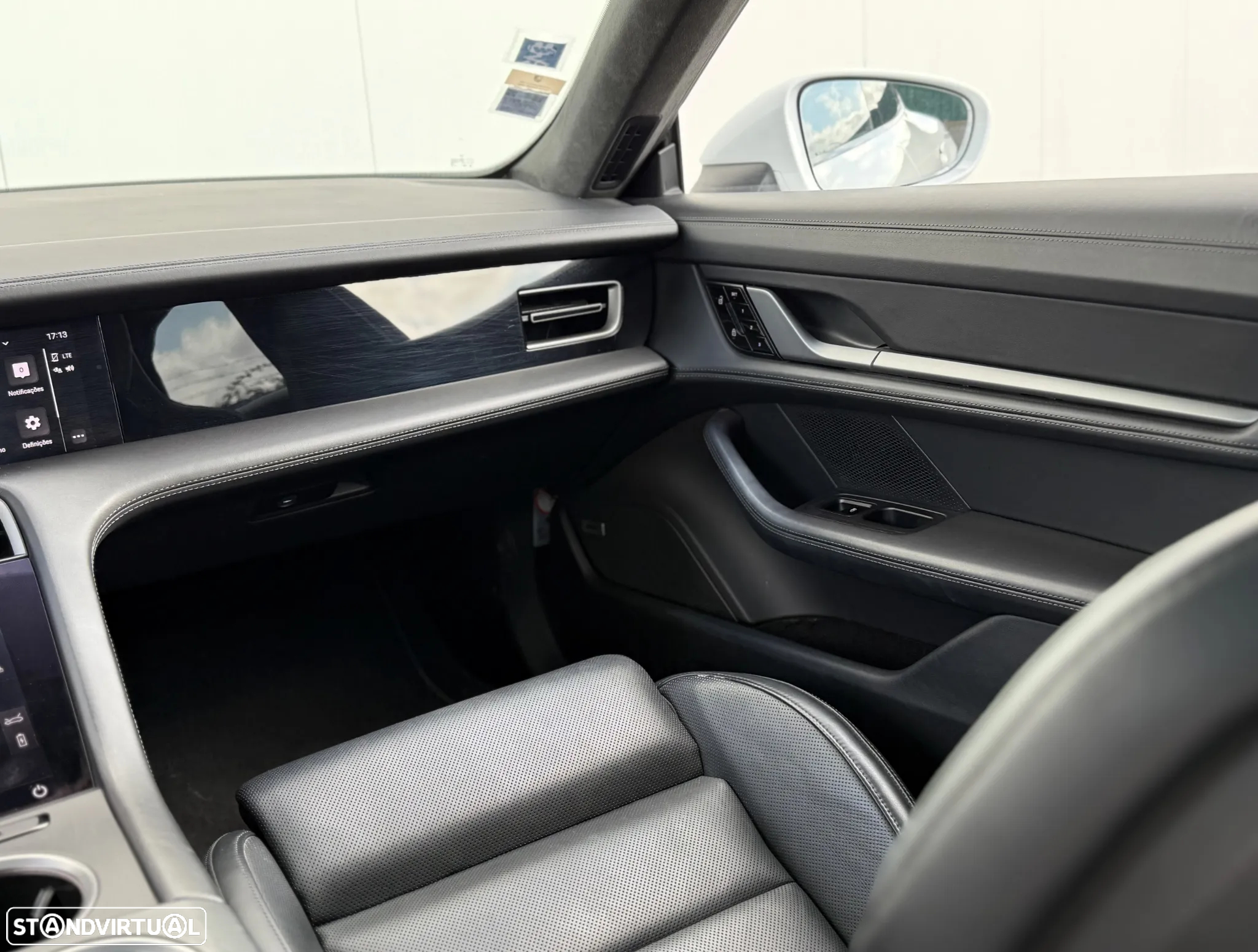 Porsche Taycan Turbo - 22