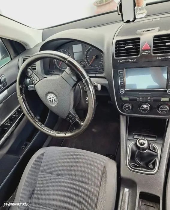 VW Jetta 1.9 TDi Confortline - 6