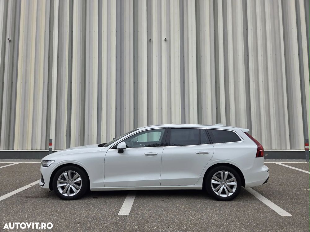 Volvo V60 B4 MHEV AT8 FWD Momentum Pro - 12