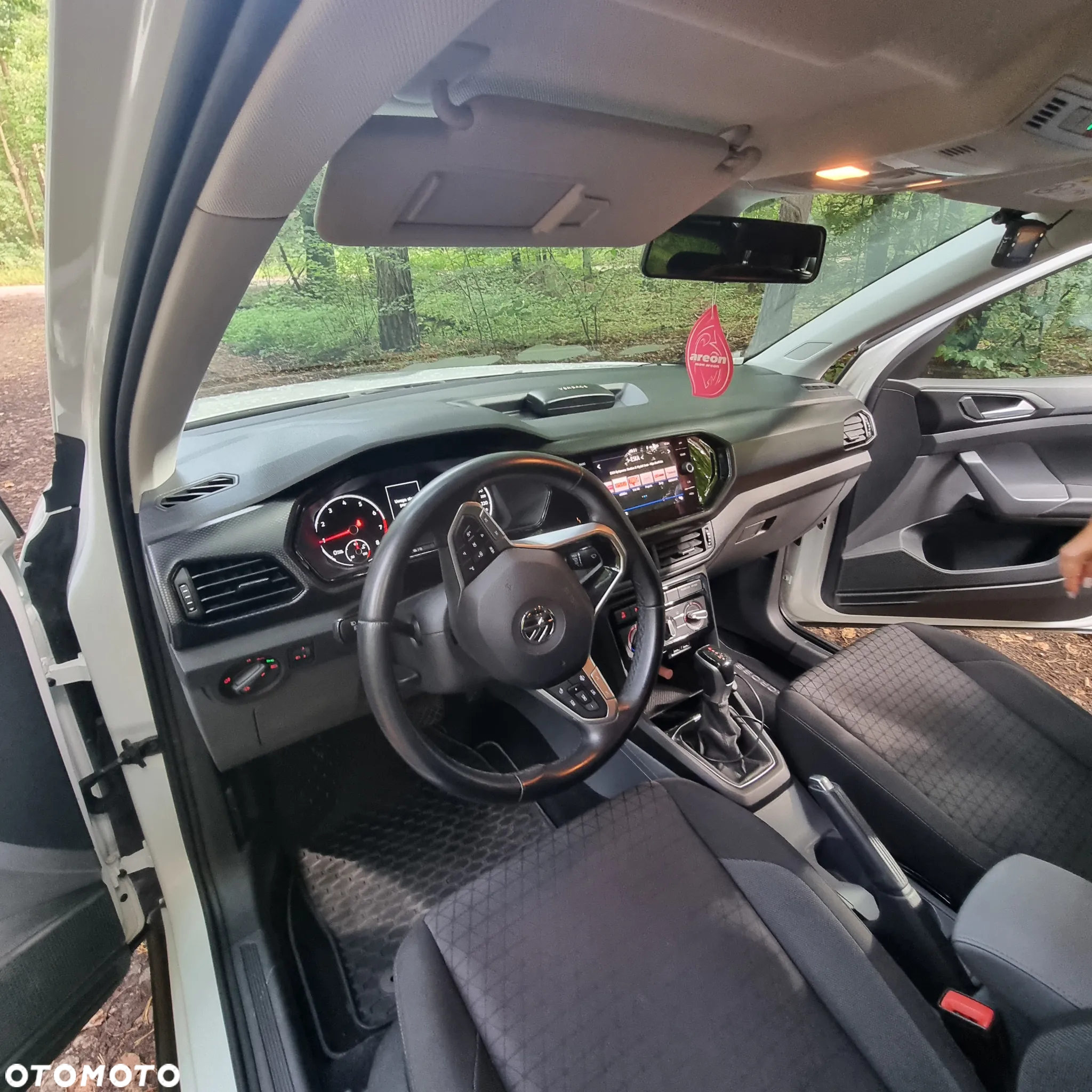 Volkswagen T-Cross 1.0 TSI Life DSG - 9