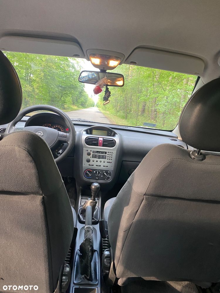 Opel Corsa - 8