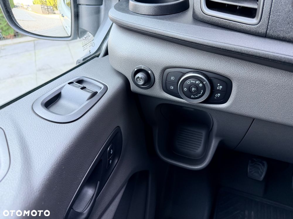 Ford Transit 350 - 32