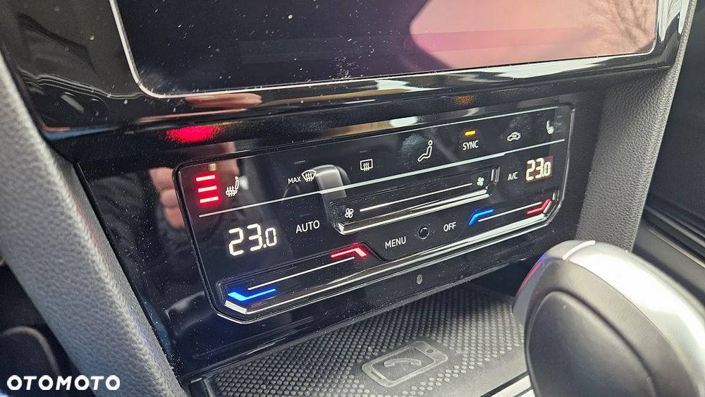 Volkswagen Passat 2.0 TSI Elegance DSG - 17