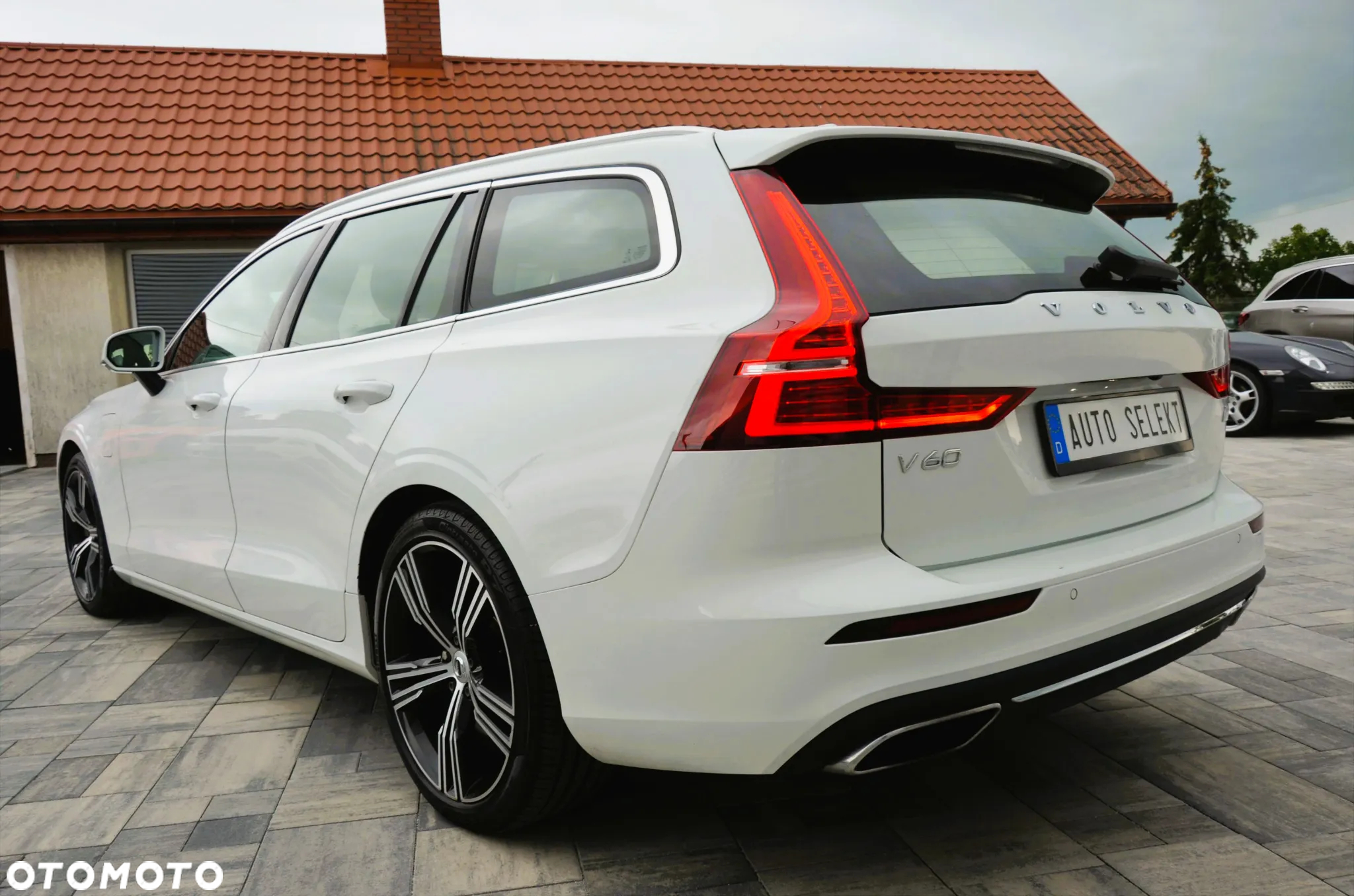 Volvo V60 T6 AWD Recharge Geartronic Inscription Expression - 11