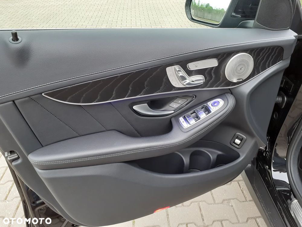 Mercedes-Benz GLC 300 d 4Matic 9G-TRONIC AMG Line Plus - 16