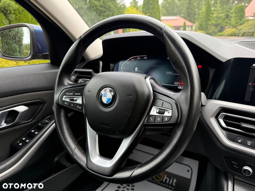 BMW Seria 3 318d Sport Line - 35
