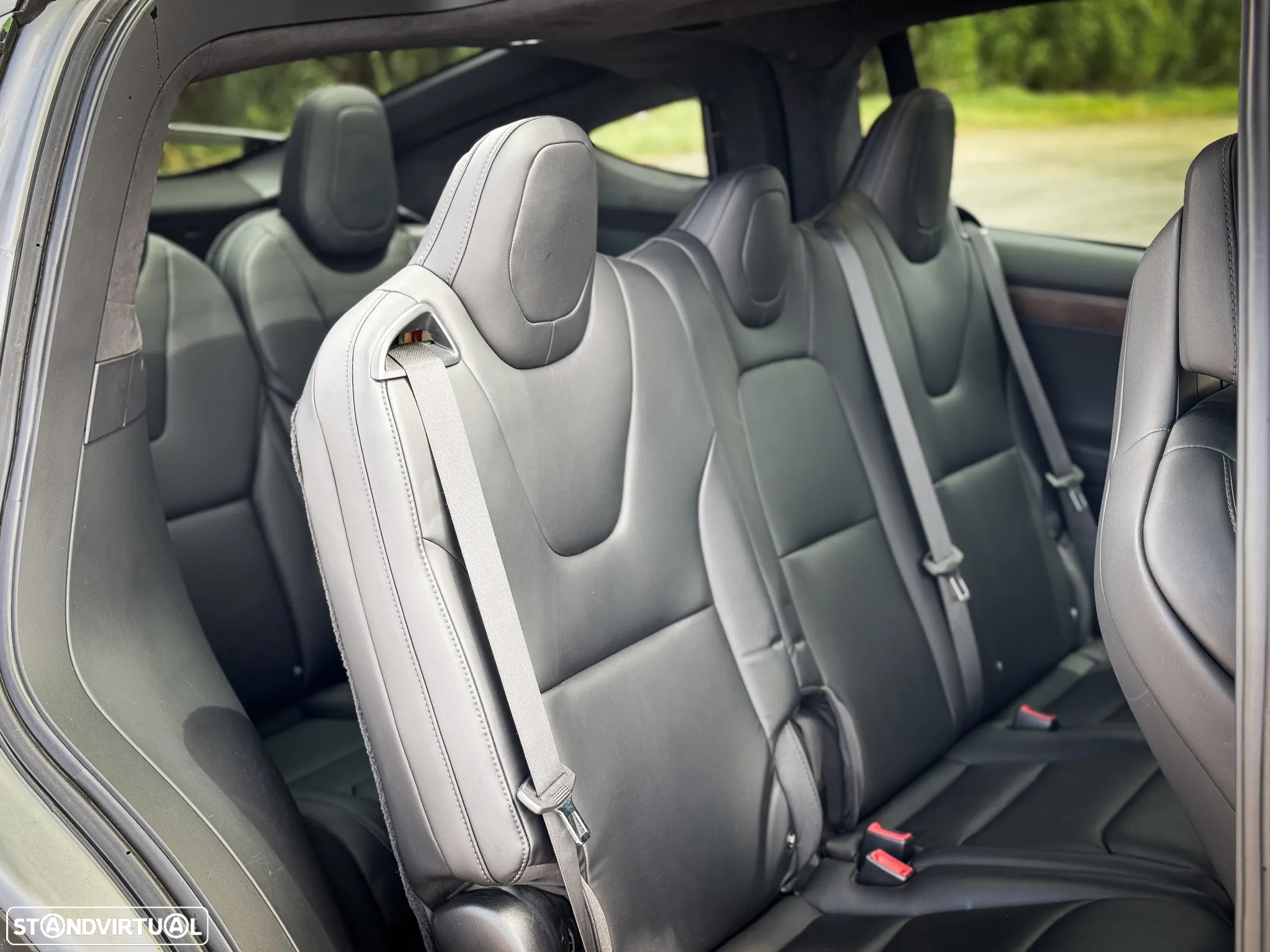 Tesla Model X 100D - 17