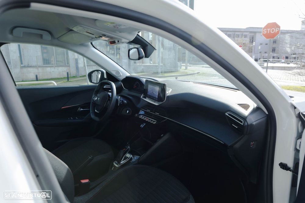 Peugeot 2008 1.2 PureTech Active EAT8 - 21