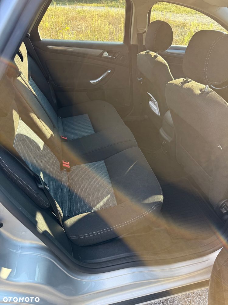 Ford Mondeo 2.0 TDCI Champions Edition - 8