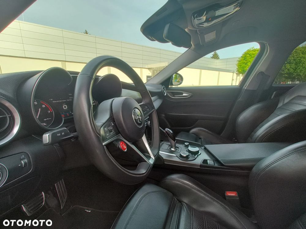 Alfa Romeo Giulia 2.0 Turbo Veloce Q4 - 17