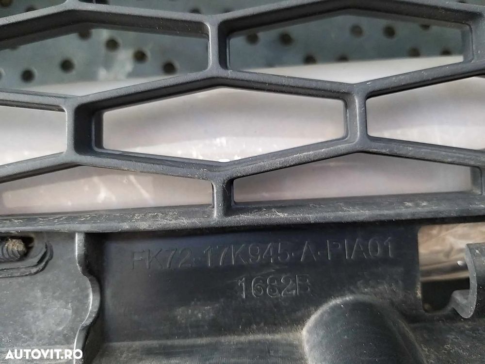 Grila inferioara bara fata land rover discovery sport 1 fk7217k945apia01 - 3