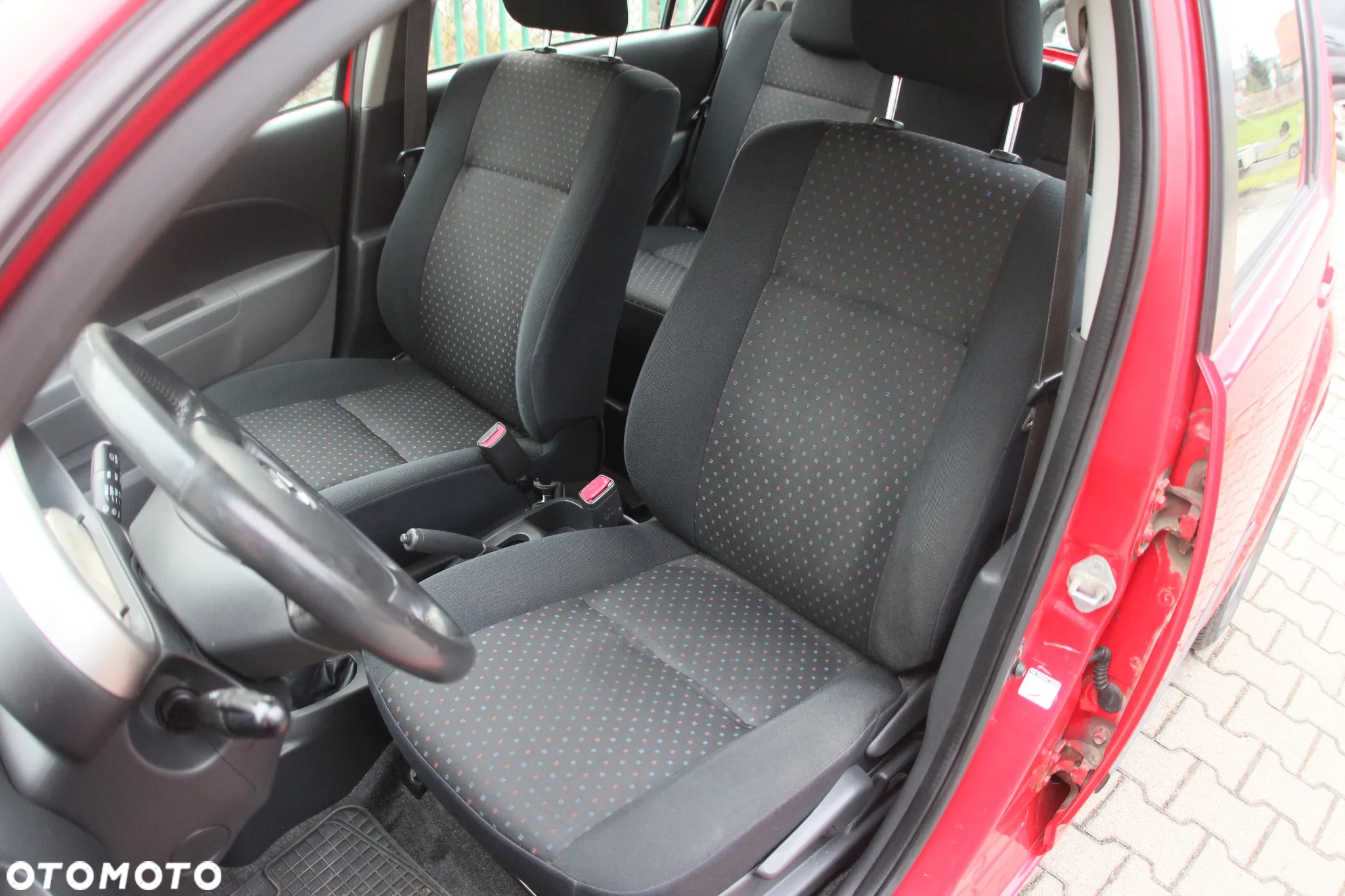 Daihatsu Sirion - 24