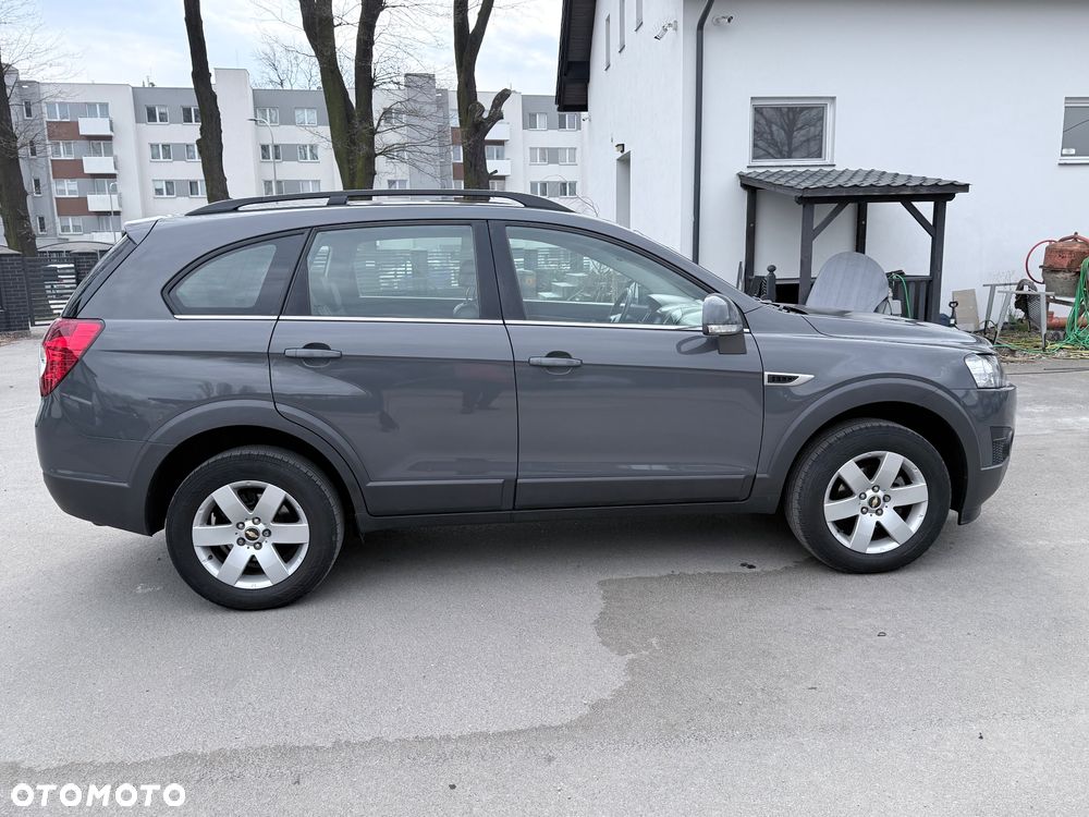 Chevrolet Captiva 2.4 AWD LT+ - 4