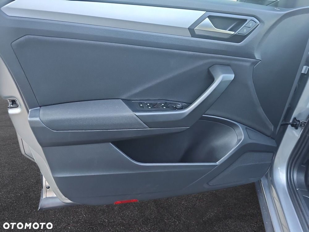 Volkswagen T-Roc - 10