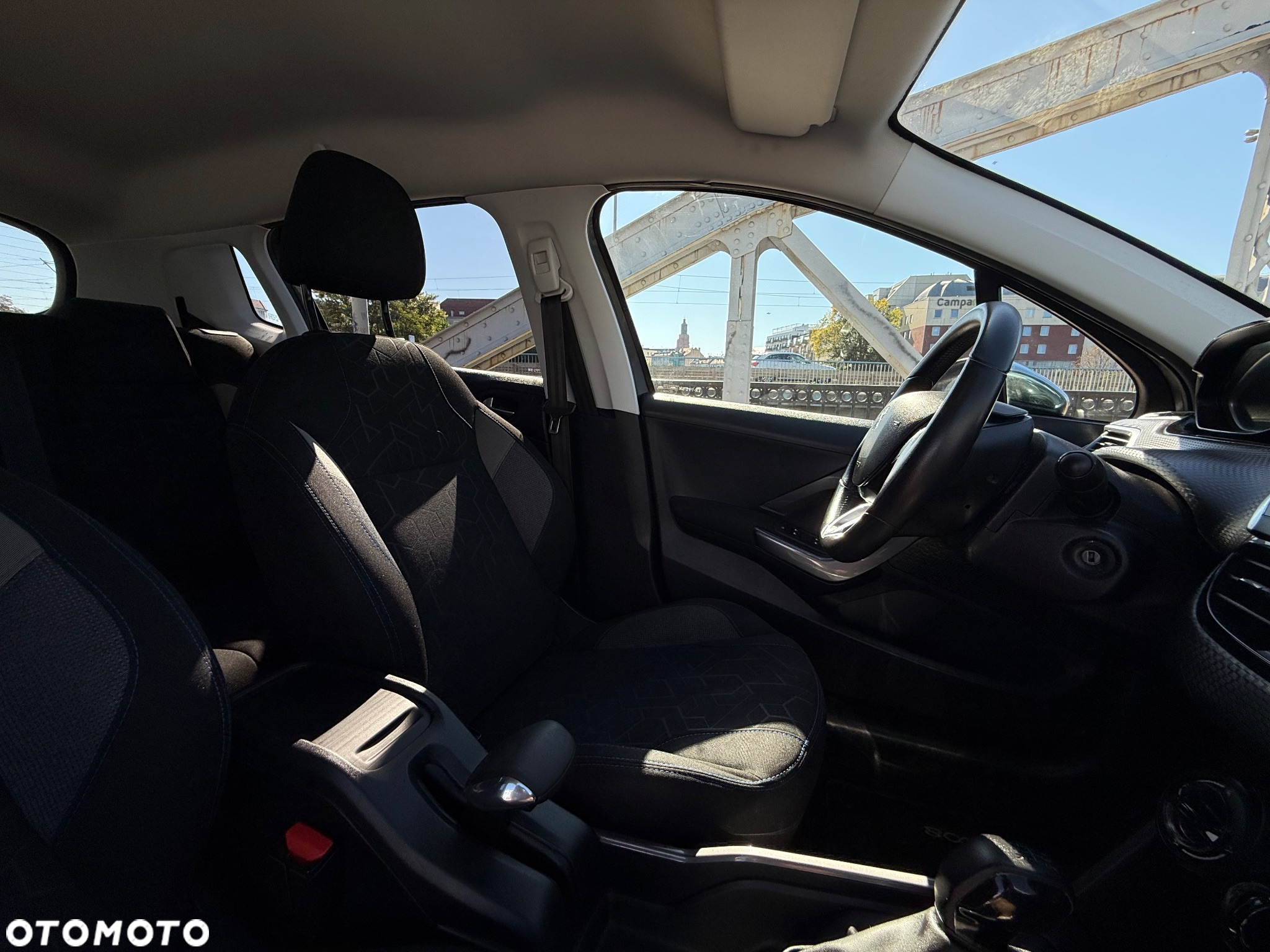 Peugeot 2008 1.6 BlueHDi Style - 26