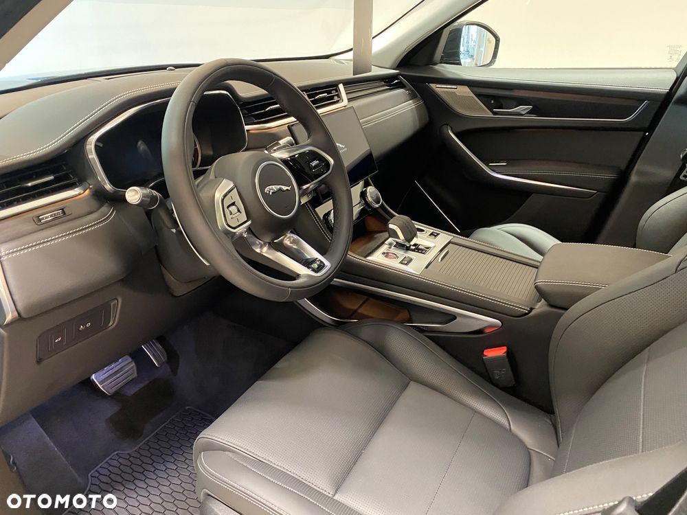 Jaguar F-Pace - 12