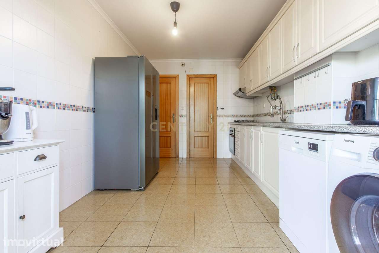 Apartamento Quatro Assoalhadas -Com Lugar de  Parqueamento - Quinta do - Grande imagem: 4/26