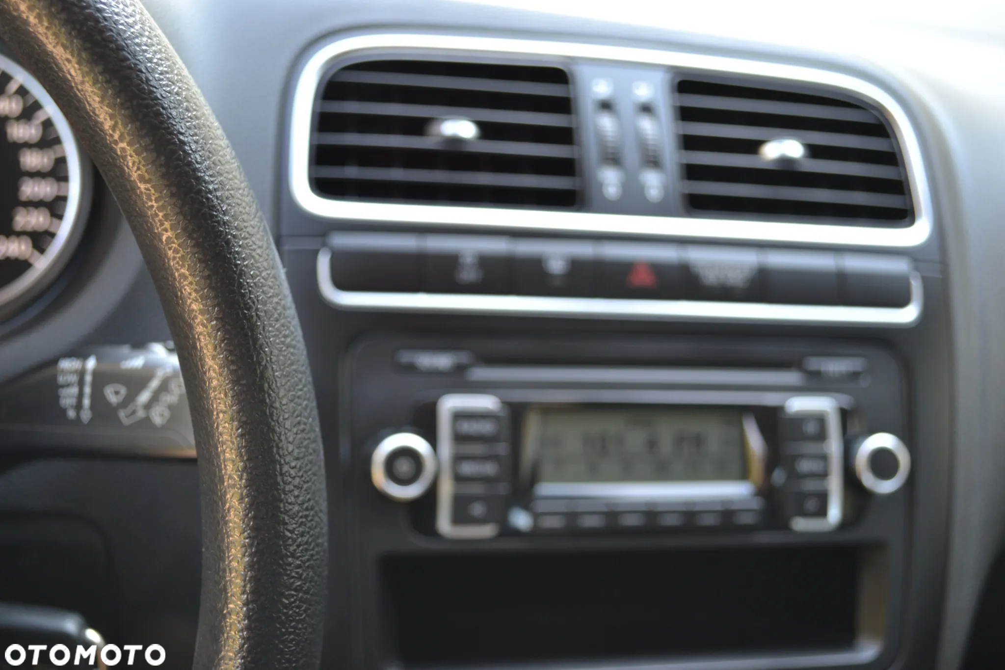 Volkswagen Polo 1.4 16V Trendline - 23