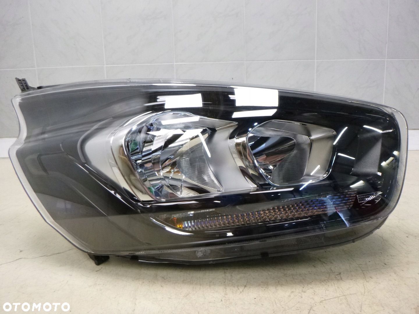 FORD TRANSIT CUSTOM LIFT HALO LAMPA PRAWY PRZÓD 9P - 8