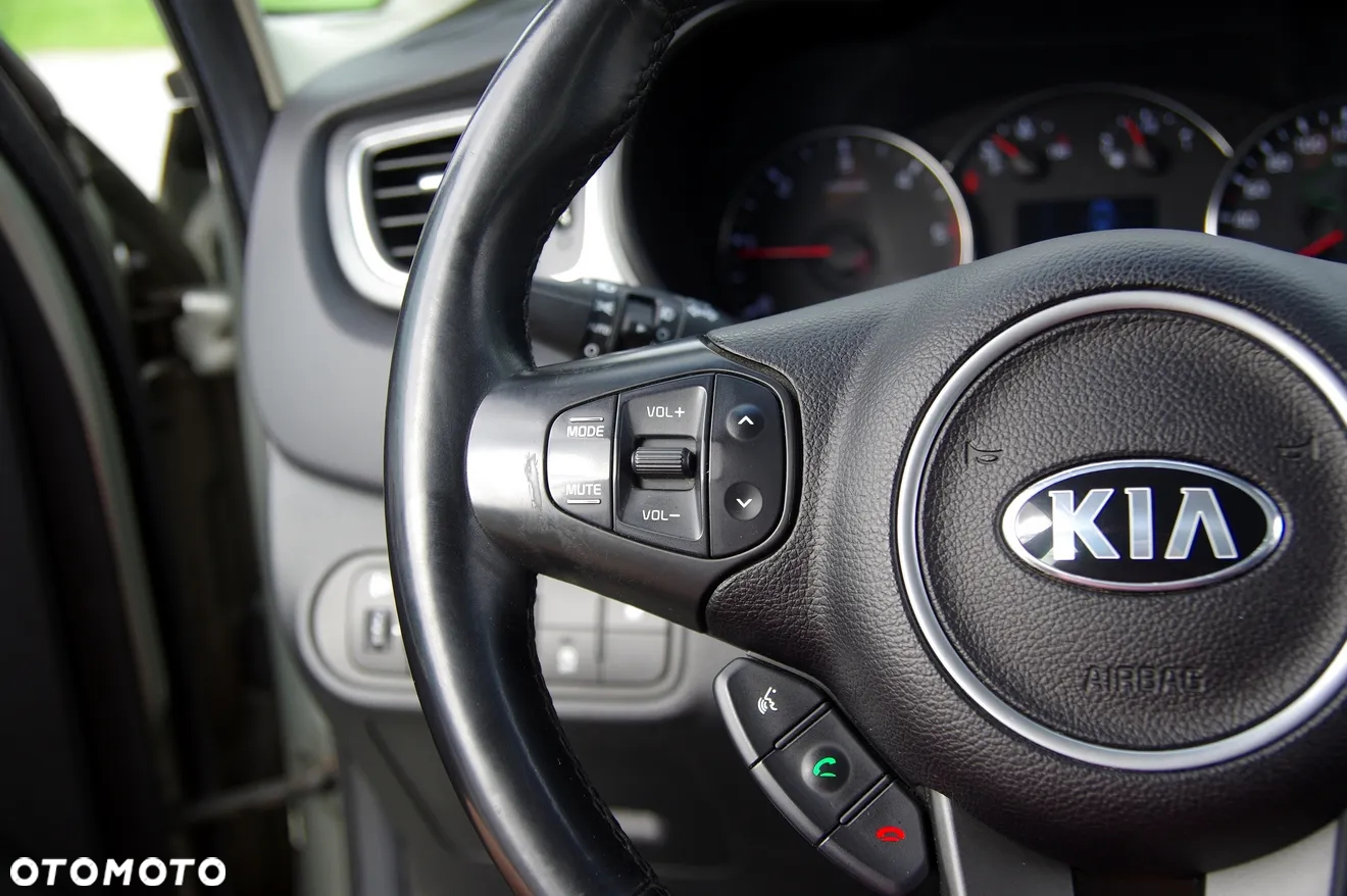 Kia Carens 1.7 CRDi XL 7os - 30
