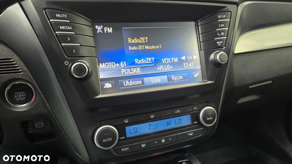 Toyota Avensis 1.8 Premium - 18