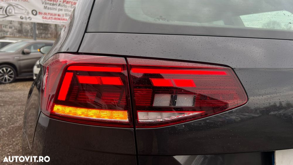 Volkswagen Passat - 33