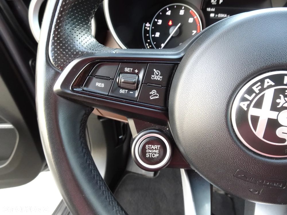 Alfa Romeo Stelvio 2.0 Turbo Sprint Q4 - 26