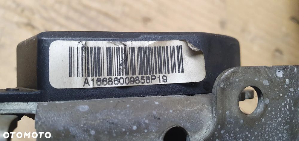 Pas bezpieczeństwa napinacz lewy tył Mercedes GL X166 W166 A16686009858 A1668600985 - 5