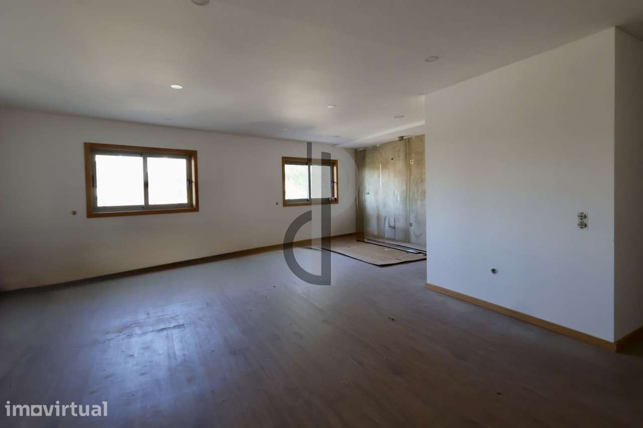 Apartamento T3 com terraço - junto ao Picoto - Grande imagem: 3/18