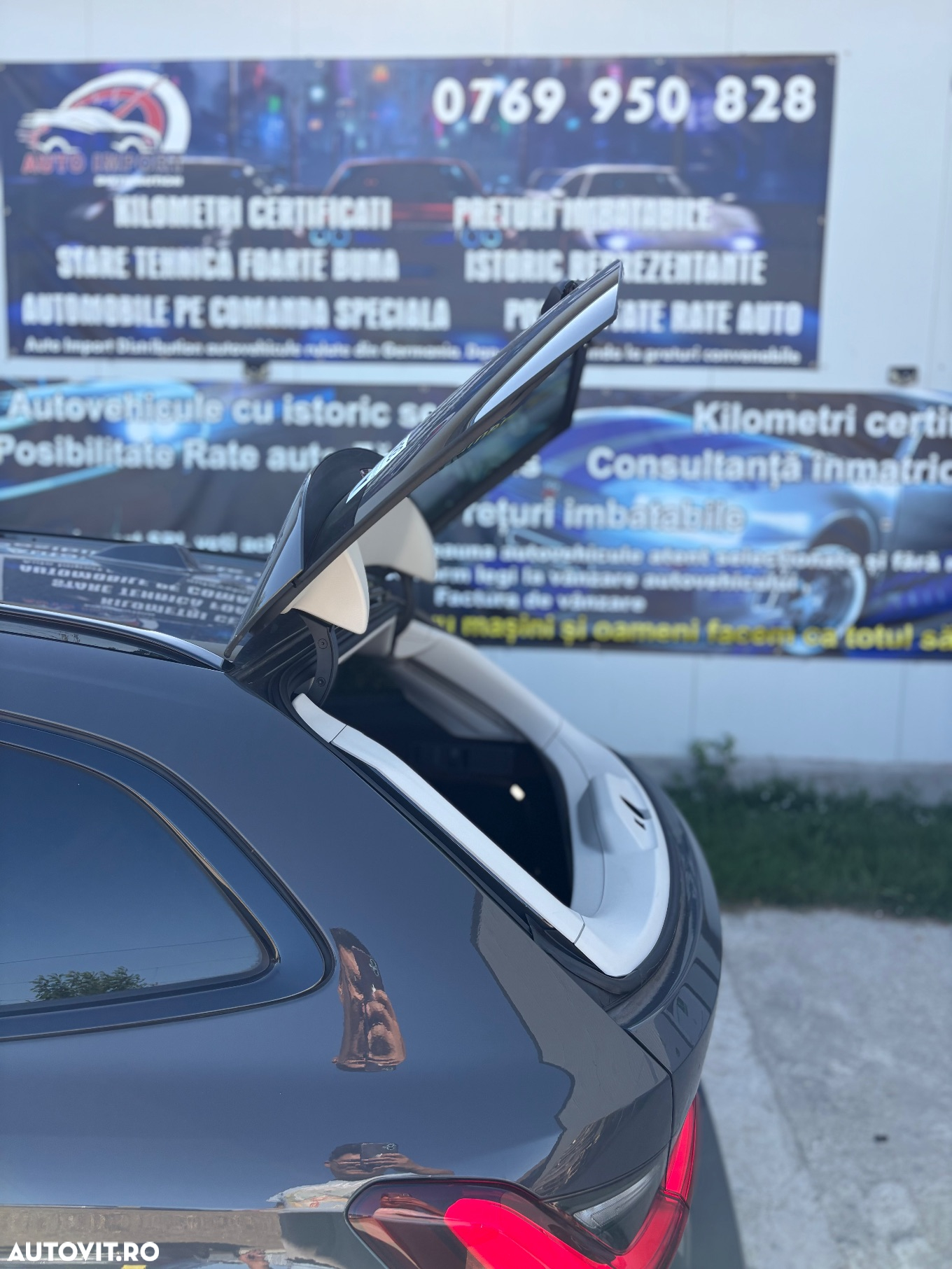 BMW Seria 3 318d Touring Aut. Sport Line - 14