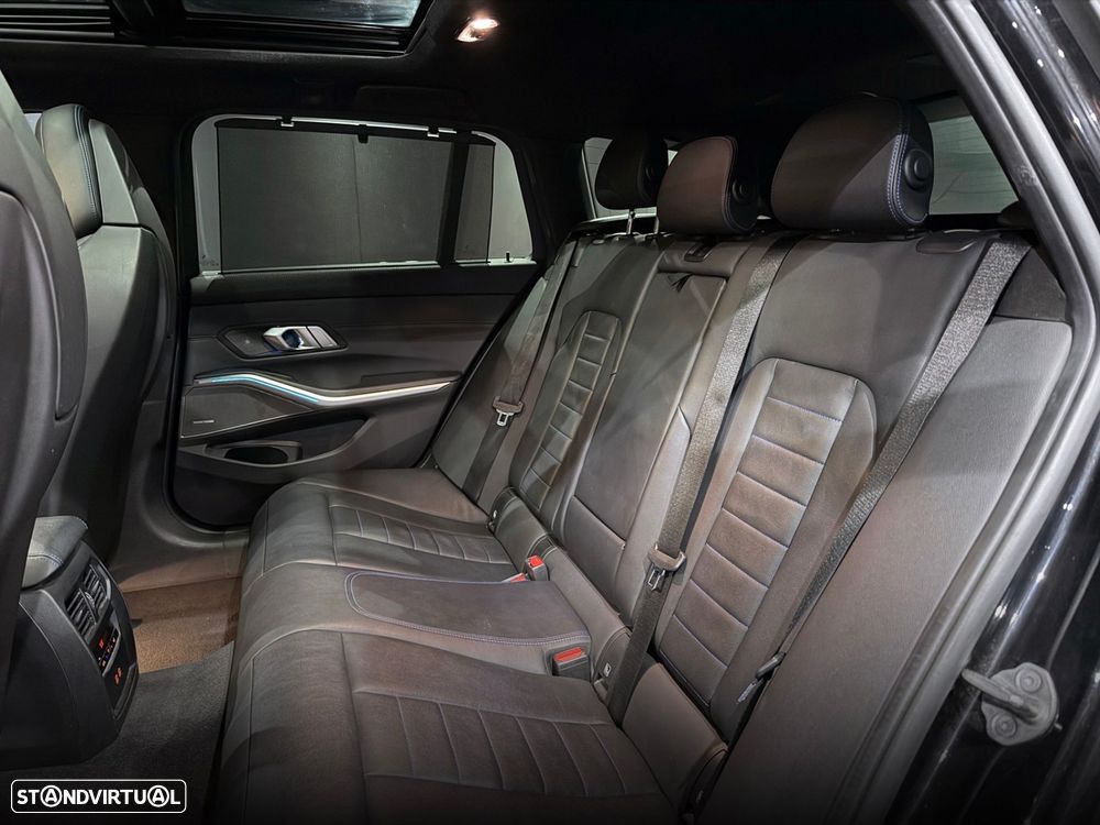 BMW 330 e Touring Pack Desportivo M Pro Auto - 42