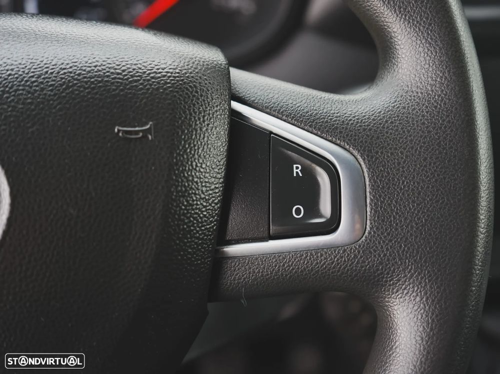 Renault RENAULT MASTER III VAN 2.3 DCI 165 PLATAFORMA ELEVATORIA - 14