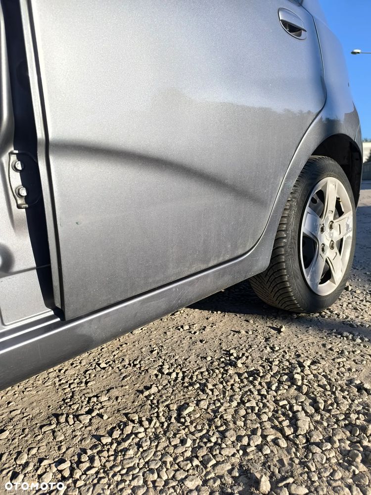 Chevrolet Aveo - 12