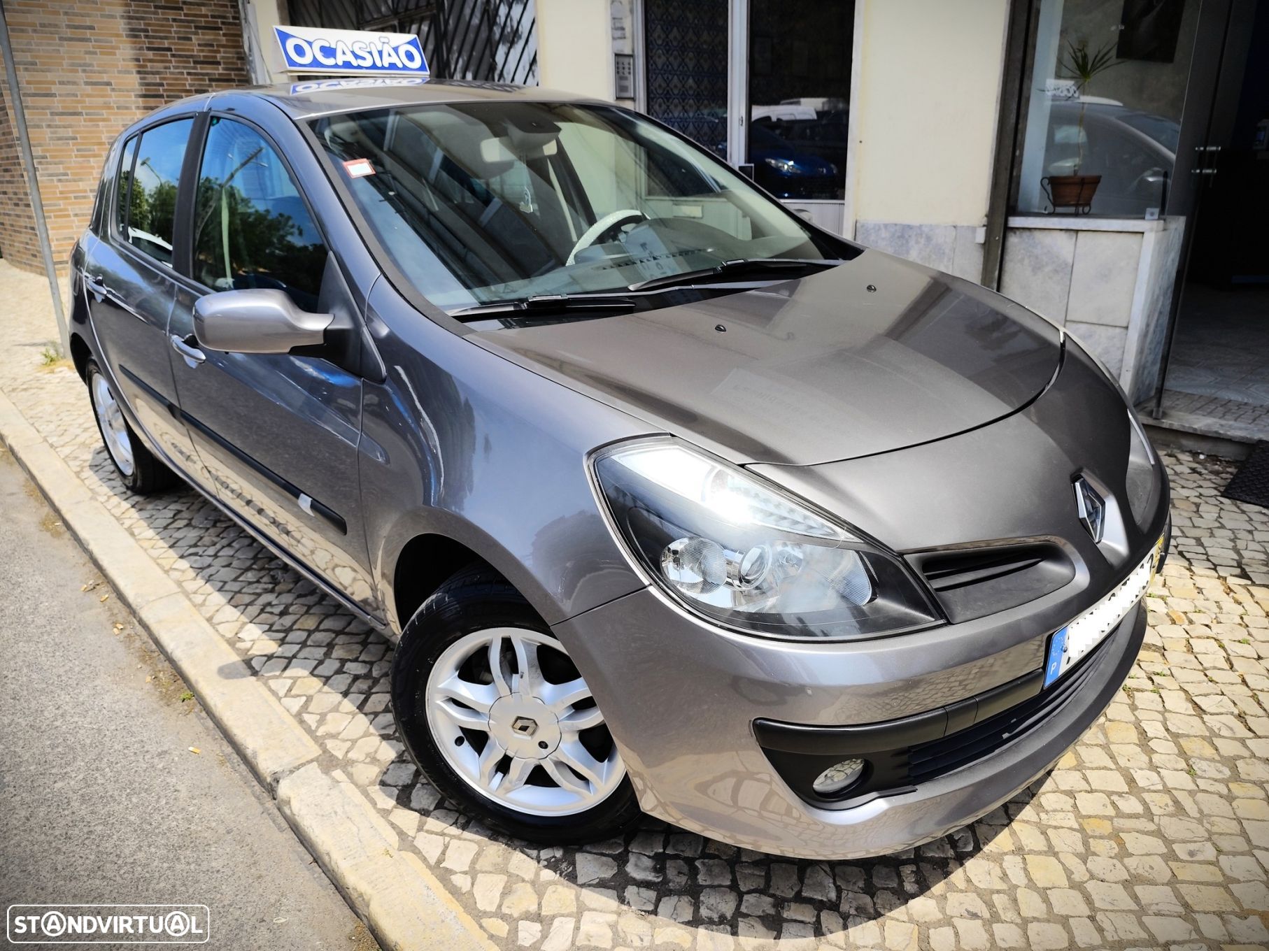 Renault Clio 1.2 16V Dynamique S - 1