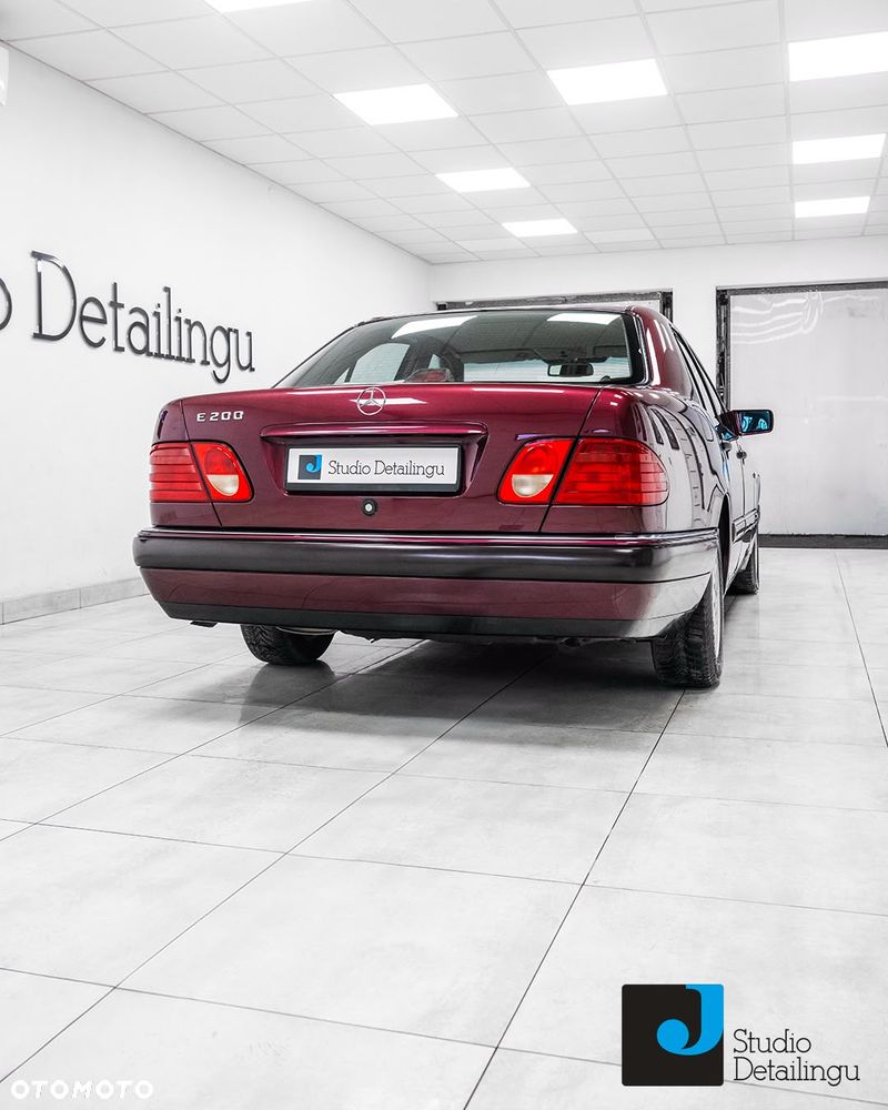 Mercedes-Benz Klasa E 200 Elegance - 4